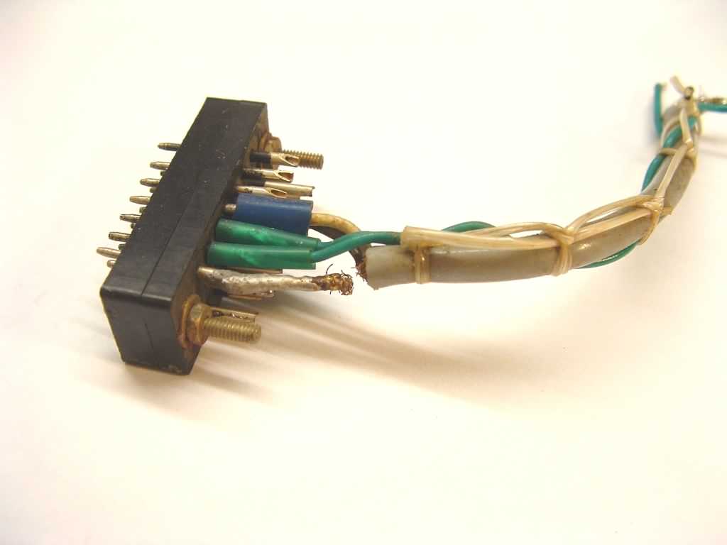 Broken photo sensor amplifier cable, click image for a larger version